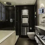 מלון Les Jardins De La 4*